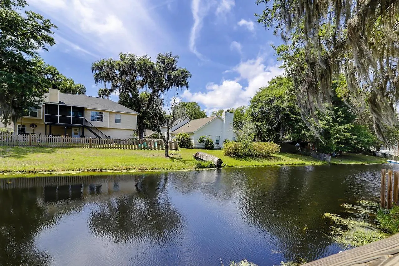Island Oasis A- Upstairs Apartment Savannah
