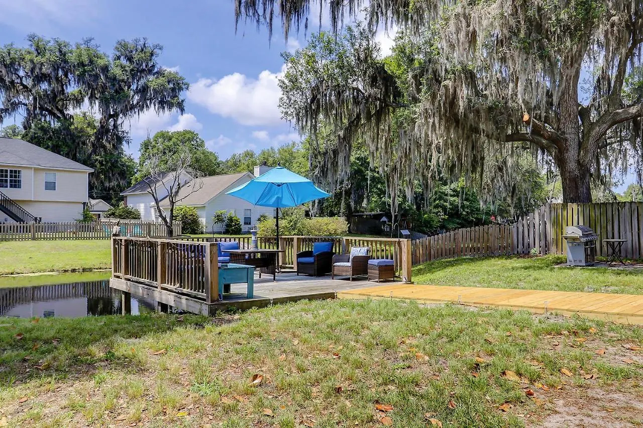 Island Oasis A- Upstairs Apartment Savannah