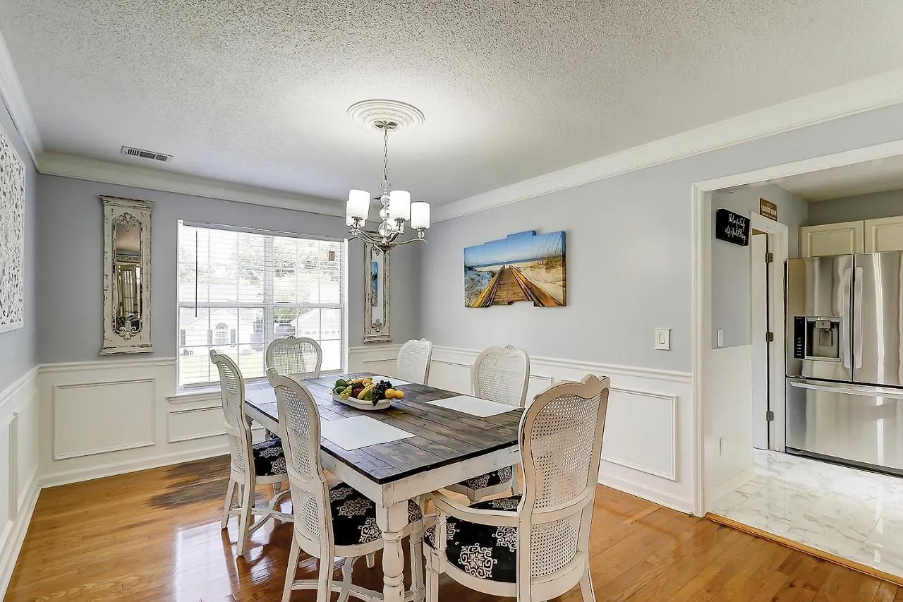 Island Oasis A- Upstairs Apartment Savannah