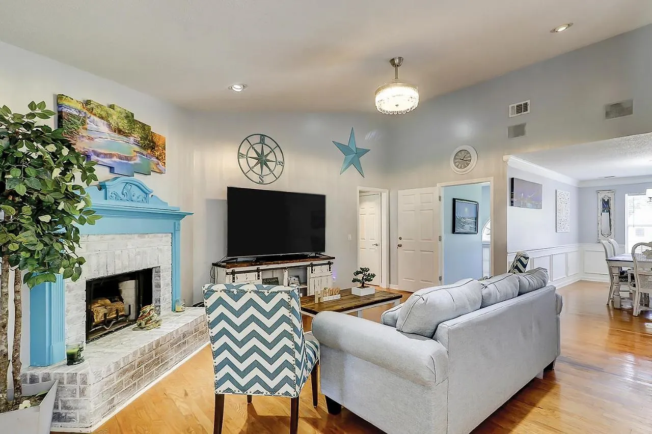 Island Oasis A- Upstairs Apartment Savannah