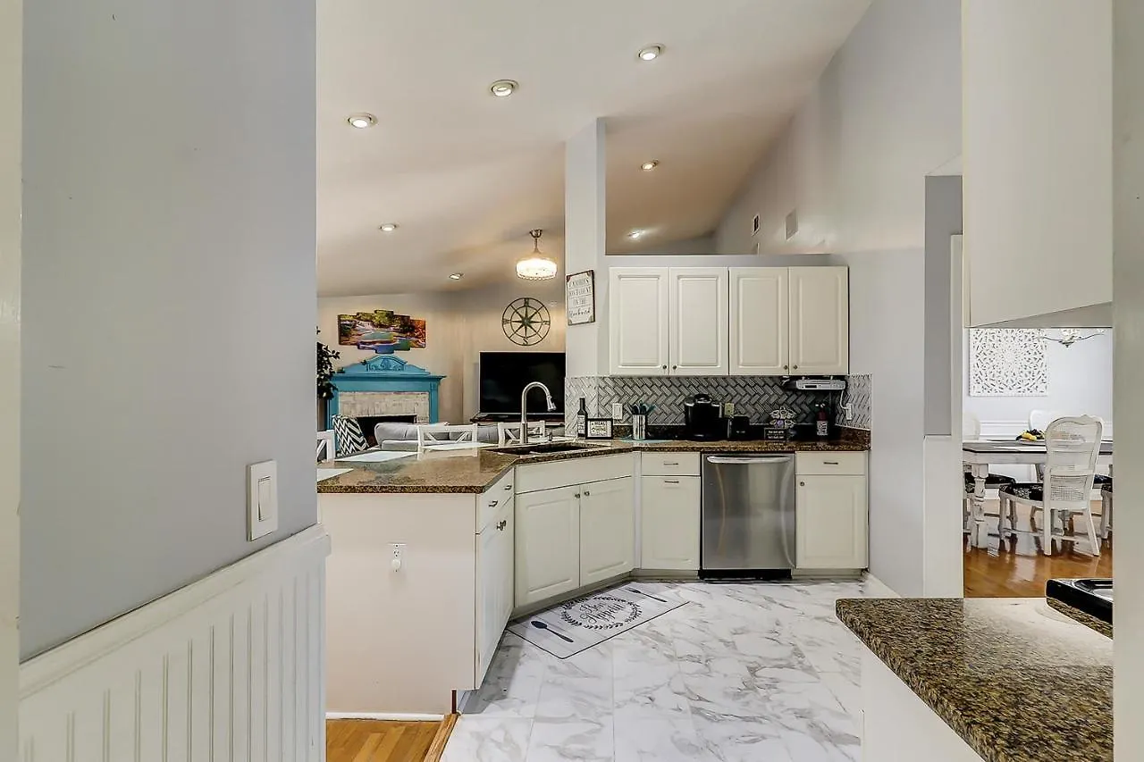Island Oasis A- Upstairs Apartment Savannah United States