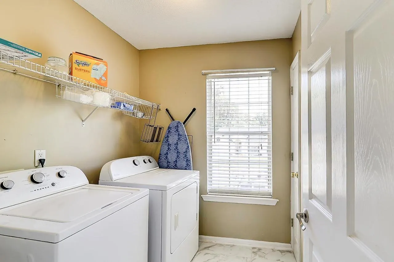 Island Oasis A- Upstairs Apartment Savannah