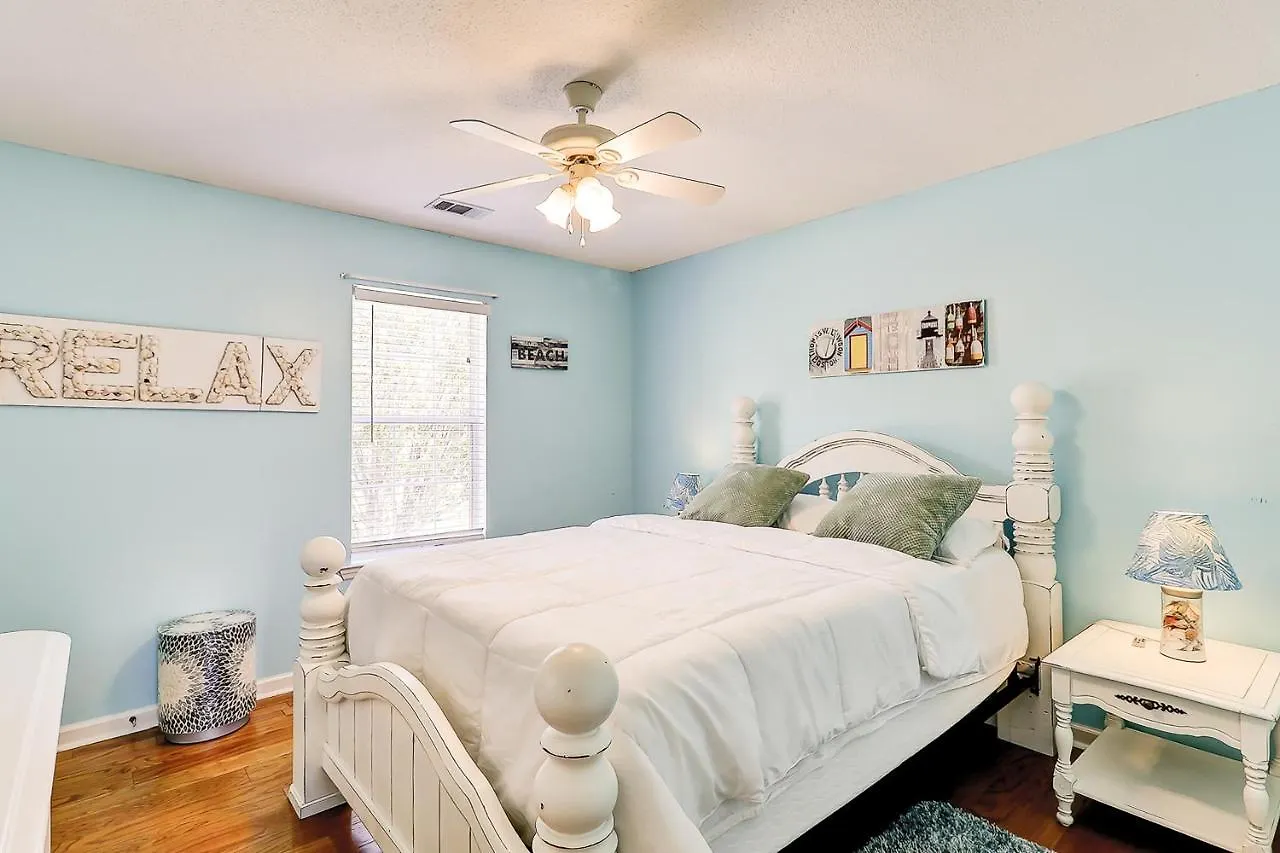 Island Oasis A- Upstairs Apartment Savannah